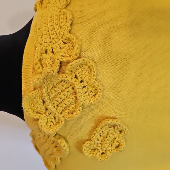 Anthropologie Moth Abuzz Bee Cardigan Sweater, Crochet Bumblebees, Yellow, Large - Picture 7 of 8